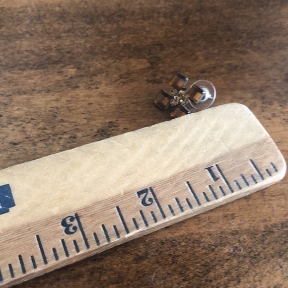 Vintage Light Root Beer Tone Pierced Earrings - Picture 3 of 3